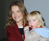 Natalia Vodianova et sa fille au défilé Stella McCartney à Paris 