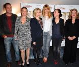 Catherine Deneuve, Marina Hands et Marie-Josée Croze entourées de toute l'équipe du film, à l'occasion de l'avant-première de  Mères et Filles , à l'UGC Ciné-Cité des Halles de Paris, le 5 octobre 2009 !