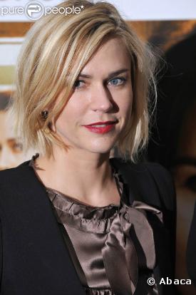 La belle Marie-Josée Croze, à l'occasion de l'avant-première de  Mères et Filles , à l'UGC Ciné-Cité des Halles de Paris, le 5 octobre 2009 !
