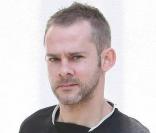 Dominic Monaghan porte un t-shirt au couleurs de Manchester United et se promène à Los Angeles le 29 septembre 2009