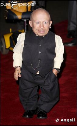 Verne Troyer, à l'occasion de l'avant-première de  L'Imaginarium du Docteur Parnassus , à l'Empire de Leicester Square, à Londres, le 6 octobre 2009 !