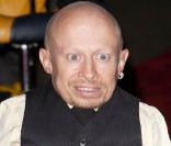 Verne Troyer, à l'occasion de l'avant-première de  L'Imaginarium du Docteur Parnassus , à l'Empire de Leicester Square, à Londres, le 6 octobre 2009 !