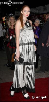 La ravissante Lily Cole, à l'occasion de l'avant-première de  L'Imaginarium du Docteur Parnassus , à l'Empire de Leicester Square, à Londres, le 6 octobre 2009 !