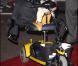 Verne Troyer et son petit engin, à l'occasion de l'avant-première de  L'Imaginarium du Docteur Parnassus , à l'Empire de Leicester Square, à Londres, le 6 octobre 2009 !
