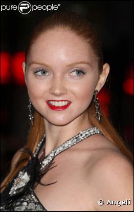 Lily Cole très jolie, à l'occasion de l'avant-première de  L'Imaginarium du Docteur Parnassus , à l'Empire de Leicester Square, à Londres, le 6 octobre 2009 !