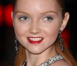 Lily Cole très jolie, à l'occasion de l'avant-première de  L'Imaginarium du Docteur Parnassus , à l'Empire de Leicester Square, à Londres, le 6 octobre 2009 !