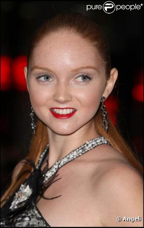 Lily Cole très jolie, à l'occasion de l'avant-première de  L'Imaginarium du Docteur Parnassus , à l'Empire de Leicester Square, à Londres, le 6 octobre 2009 !
