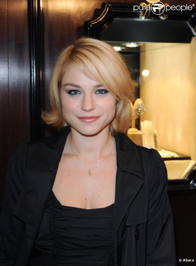 Emilie Dequenne lors de la soirée présentant la nouvelle collection De Grisogono à Paris le 8 octobre 2009
