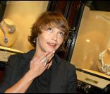 Emma de Caunes lors de la soirée présentation de la nouvelle collection De Grisogono à Paris le 8 octobre 2009