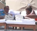 Naomi Campbell et Vladislav Doronin, sur une plage de Miami Beach, le 12 octobre 2009  ! La vie est belle !