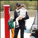 Hugh Jackman fête ses 41 ans avec sa douce et ses deux petits... Happy birthday !