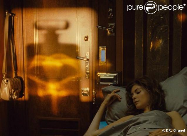 Audrey Tautou en princesse endormie pour Chanel 