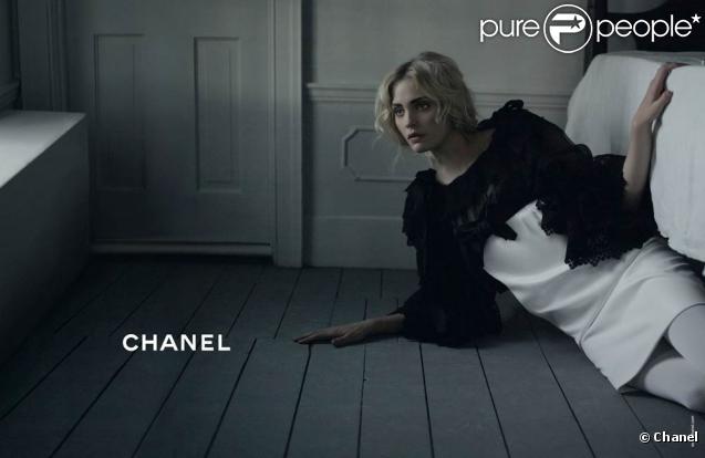 Heidi Mount pose pour Chanel 