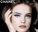 Natalia Vodianova prête ses traits de poupée à une gamme de cosmétiques Chanel 