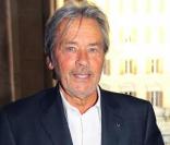Alain Delon, grand ami de Rachida, est venu la soutenir lors de son entrée au musée Grévin ! 