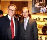 Ernesto Mauri, président de Mondadori France et Claudio Castiglioni, directeur marketing du groupe Tod's, lors de la soirée Italian Touch à la boutique Tod's. Paris, le 13 octobre 2009