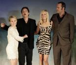 Les belles Kristen Bell et Malin Akerman s'éclatent avec Vince Vaughn et Jason Bateman, à l'occasion d'un shooting promotionnel pour la comédie  Thérapie de Couples , à Londres, le 15 octobre 2009 !