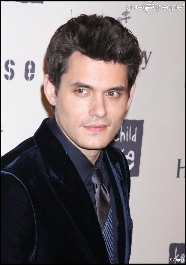 John Mayer lors de la soirée Black Ball, gala de charité pour la lutte contre le sida en Afrique et en Inde, le 15 octobre 2009 à New York 