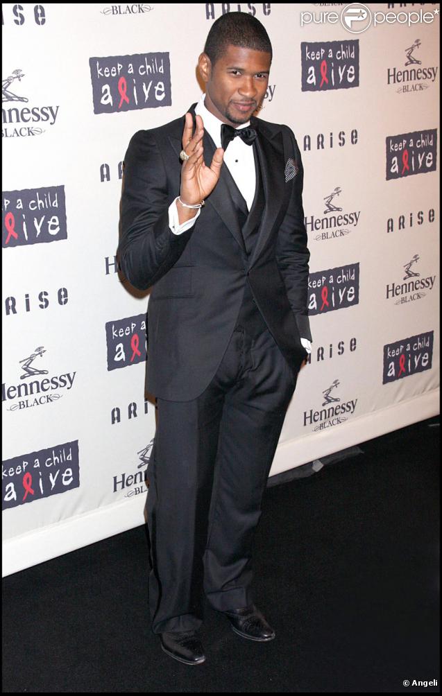 Usher lors de la soirée Black Ball, gala de charité pour la lutte contre le sida en Afrique et en Inde, le 15 octobre 2009 à New York 