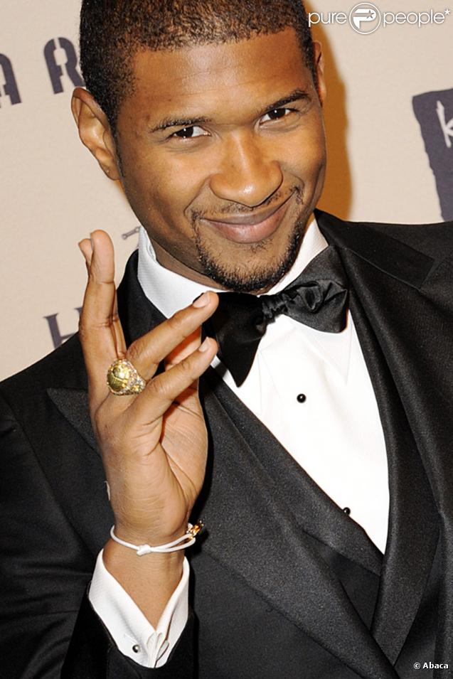 Usher lors de la soirée Black Ball, gala de charité pour la lutte contre le sida en Afrique et en Inde, le 15 octobre 2009 à New York