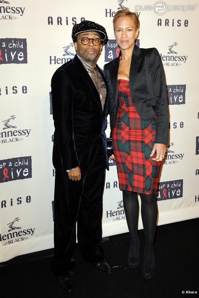 Spike Lee et sa femme Tonya lors de la soirée Black Ball, gala de charité pour la lutte contre le sida en Afrique et en Inde, le 15 octobre 2009 à New York