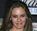Alicia Silverstone fait la promotion de son livre à West Hollywood le 15 octobre 2009