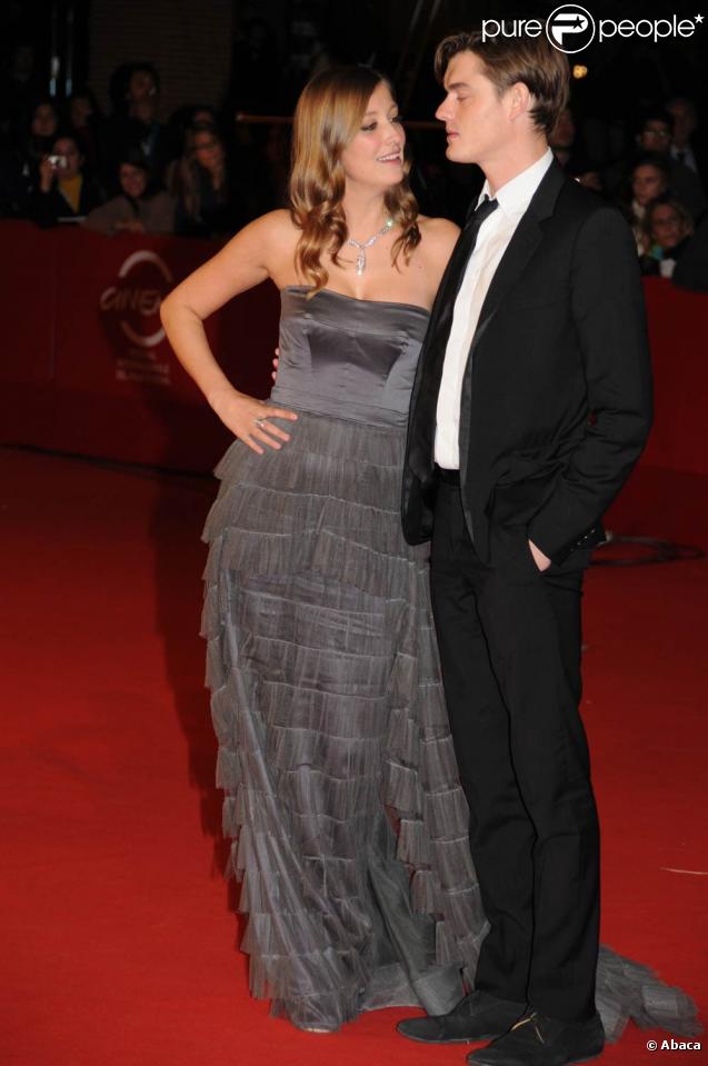 La belle actrice italienne Alexandra Maria Lara et son compagnon le comédien Sam Riley, à l'occasion de l'avant-première de  The city of your final destination , dans le cadre du 4e Festival International du Film de Rome, le 16 octobre 2009 !