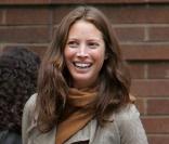 Christy Turlington vient récupérer sa fille et une copine à l'école à New York le 1er octobre 2009