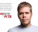 Perez Hilton se mobilise contre le massacre des phoques au Canada et prête son image à la PeTA.