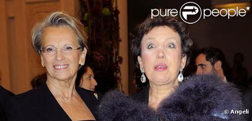 Michèle Alliot-Marie et Roselyne Bachelot au 17ème Gala de l'Espoir le 21 octobre 2009 ai Théâtre des Champs-Elysées, avenue Montaigne dans le 8ème arrondissement de Paris