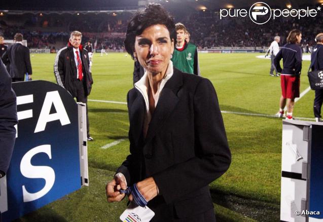 Rachida Dati au stade Chaban-Delmas, à Bordeaux, assiste au match qui oppose les Girondins de Bordeaux au Bayern de Munich. 21/10/09