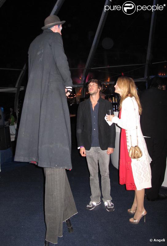 Heather Graham et son boyfriend lors de la soirée du Cirque du Soleil à Santa Monica le 16 octobre 2009