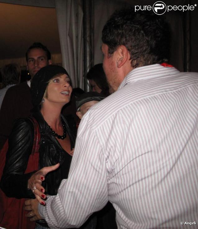 Jaime Pressly et son fils Dezi James lors de la soirée du Cirque du Soleil à Santa Monica le 16 octobre 2009
