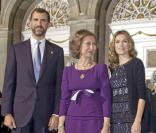 Le prince Felipe d'Espagne, la princesse Letizia et la reine Sofia lors des Asturias Awards 2009 le 23 octobre 2009
