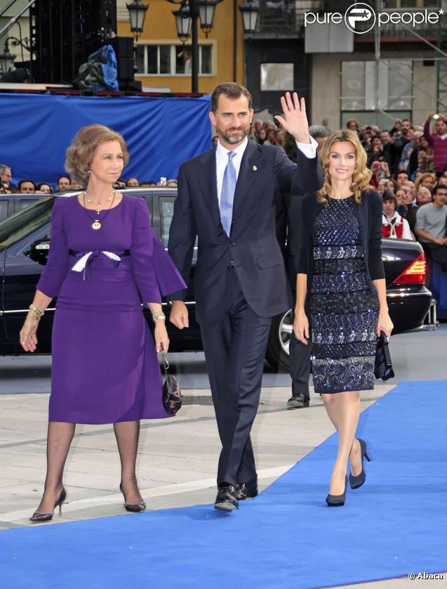Le prince Felipe d'Espagne, la princesse Letizia et la reine Sofia lors des Asturias Awards 2009 le 23 octobre 2009