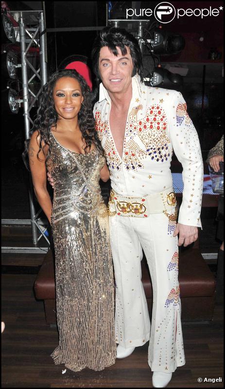 Mel B et un sosie d'Elvis lors de la soirée de lancement de la ligne directe British Airways entre Londres et Las Vegas ainsi que le nouvel album Perfecto Las Vegas de Paul Oakenfold le 25 octobre 2009