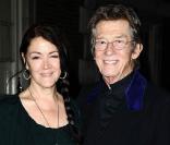 John Hurt et sa femme Anwen Rees Meyers, à l'occasion de la cérémonie de clôture du 53e London Film Festival, à Londres, le 28 octobre 2009 !
