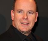 Le prince Albert II, à l'occasion de l'inauguration du nouveau lounge-bar Black Legend, situé sur le port de Monte Carlo, à Monaco, le 29 octobre 2009.