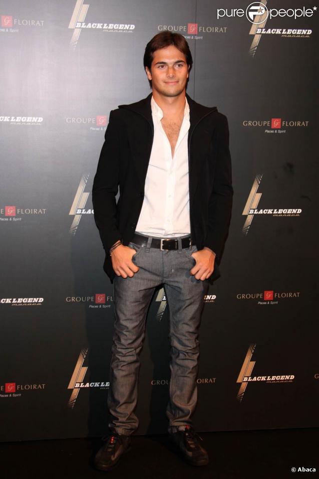 Nelson Piquet Jr., à l'occasion de l'inauguration du nouveau lounge-bar Black Legend, situé sur le port de Monte Carlo, à Monaco, le 29 octobre 2009.