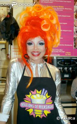 LaToya Jackson vend des milkshakes le 31 octobre à hollywood