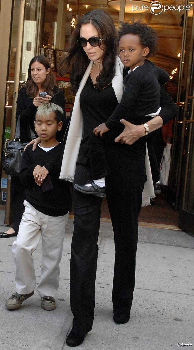 Angelina Jolie, Zahara et Maddox