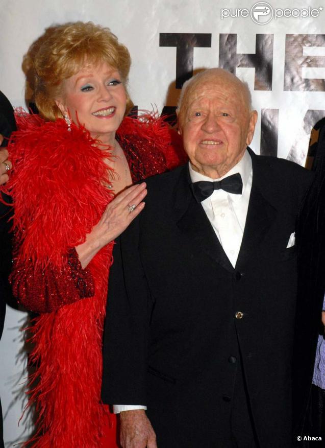 Mickey Rooney est Mr Wonderful 2009, ici avec Ruta Lee, le 1er novembre 2009 !