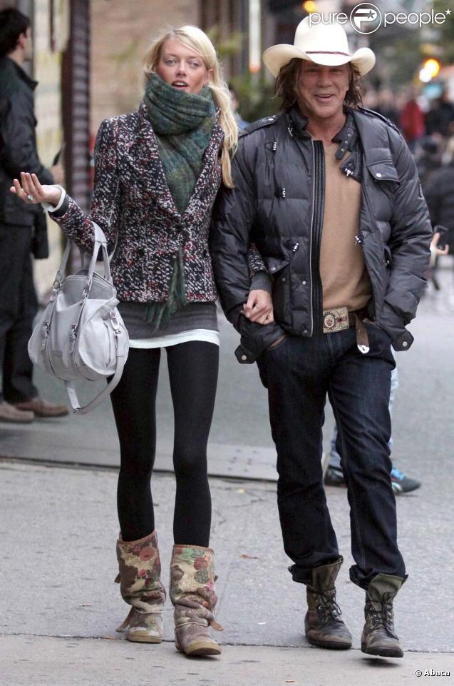 Exlu : Mickey Rourke et sa novelle amie, en octobre 2009 à New York