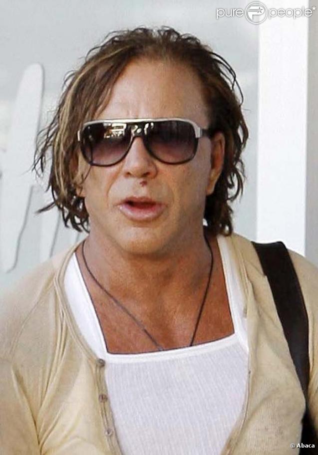 Mickey Rourke et sa petite amie sortent d'un salon de bronzage, le 2 novembre à Los Angeles !