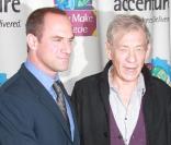 Christopher Meloni et Ian McKellen lors de la soirée de gala pour le 10e anniversaire de l'association Only Make Believe à New York le 2 novembre 2009