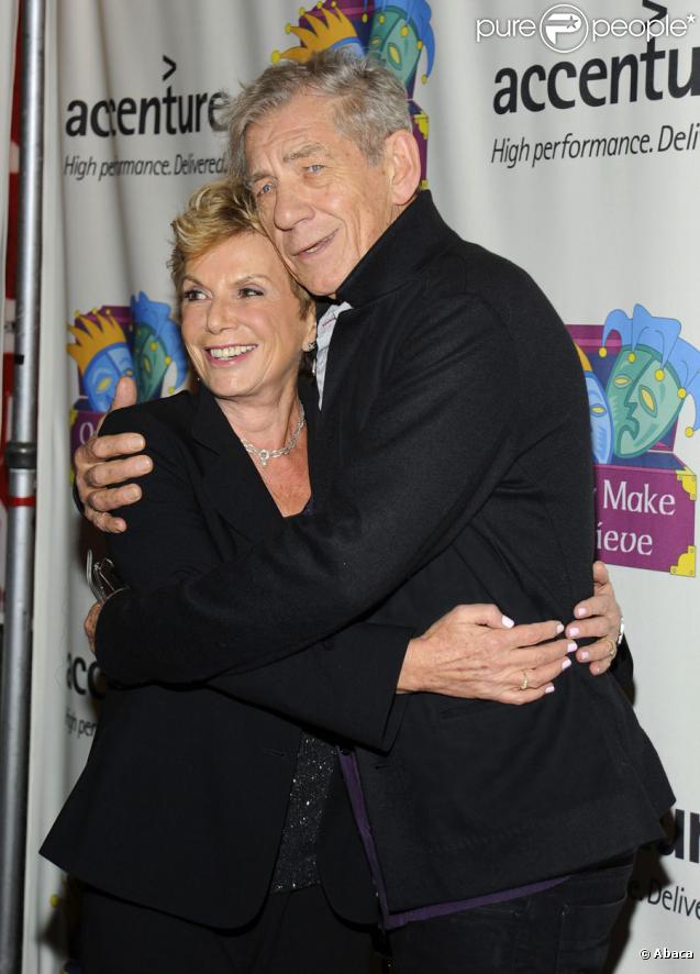 Dena Hammerstein et Ian McKellen lors de la soirée de gala pour le 10e anniversaire de l'association Only Make Believe à New York le 2 novembre 2009