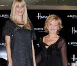 Claudia Schiffer et Alberta Ferretti à Londres pour le lancement du parfum d'Alberta Ferretti le 4/11/09 
