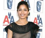 Freida Pinto, à l'occasion des 18e Britannia Awards, dans l'enceinte de l'Hyatt Regency de Century Plaza à Century City, à Los Angeles, le 5 novembre 2009.