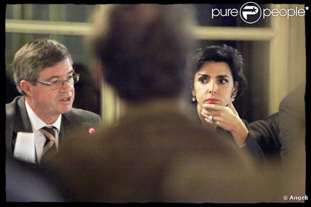 Rachida Dati lors d'une réunion publique sur l'aménagement durable au Champ-de-Mars à la mairie du VIIe arrondissement le 5 novembre 2009 