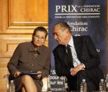 Jacques Chirac et Simone Veil à la Sorbonne lors de la remise du premier prix de sa fondation pour la prévention des conflits, le 6/11/09